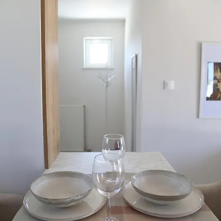 Milla Terrace וולוס